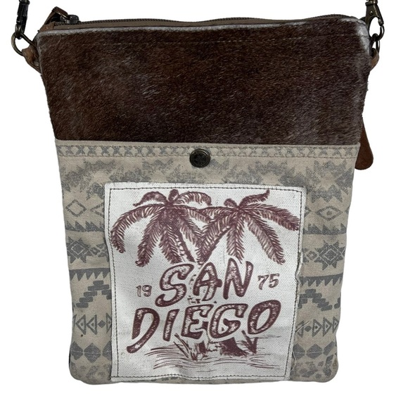 MYRA Bags San Diego 1978 Crossbody Bag - Picture 1 of 8